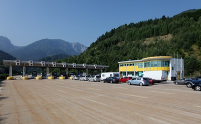 A 11 Rosenbach toll station Rosenbach toll station on the southbound A 11 Karawanken motorway