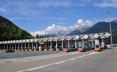 A 13 Schönberg toll station Schönberg toll station on the A 13 Brenner motorway